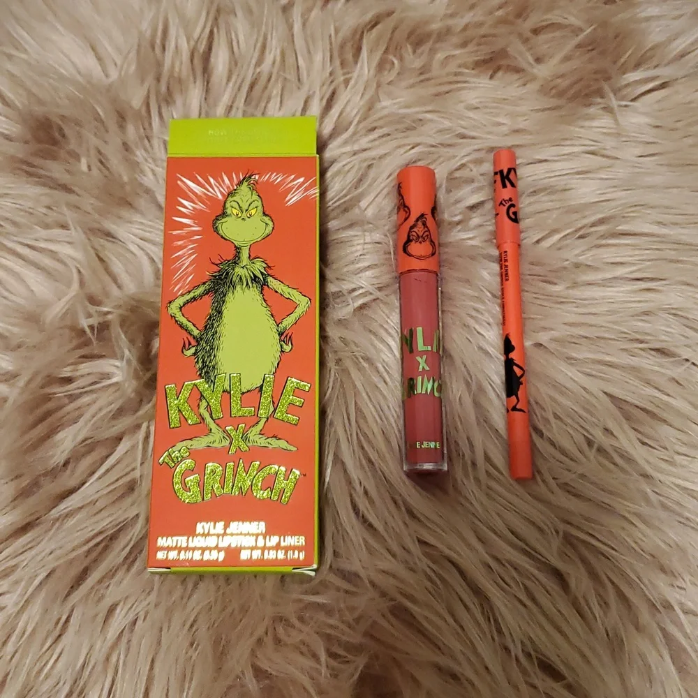 Kylie x Grinch NIB- Lip Kit-Matte Lipstick & Lip Liner - Picture 2 of 8